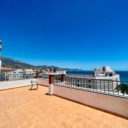 Estudio Pleno Centro De Con Balcon Y Piscina By South Costa Nerja