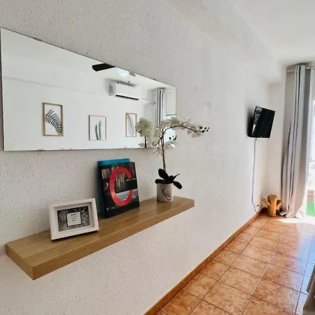 Estudio Pleno Centro De Con Balcon Y Piscina By South Costa 内尔哈