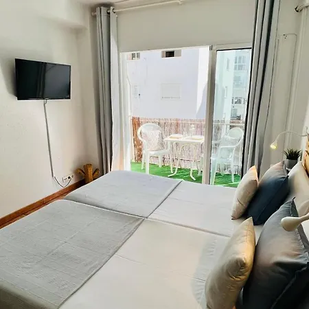 アパート Estudio Pleno Centro De Con Balcon Y Piscina By South Costa ネルハ