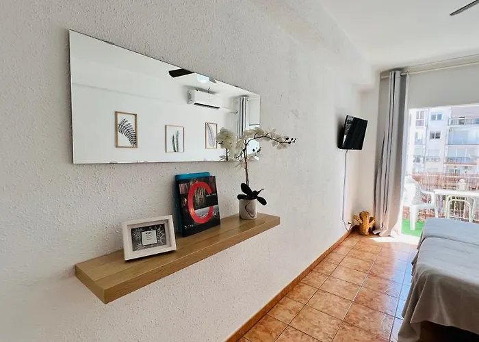 Estudio Pleno Centro De Con Balcon Y Piscina By South Costa Nerja